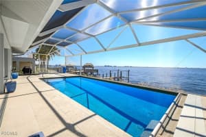 320 Bayshore Dr, Cape Coral