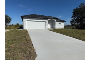 2704 70th St W, Lehigh Acres