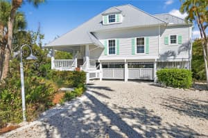 205 Daniel Dr, Sanibel