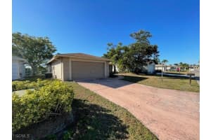 9761 Deerfoot Dr, Fort Myers