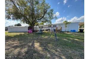 200 Florida Ln Nw, Moore Haven