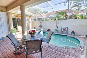 5526 Cheshire Dr, Fort Myers