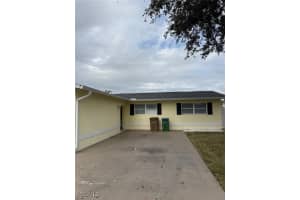 1335 Ne Pine Island Ln, Cape Coral