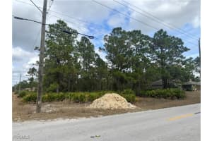 706 W 17th St, Lehigh Acres