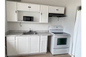 15 Vineyard St, Lehigh Acres