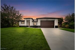 1002 Kanuga St E, Lehigh Acres