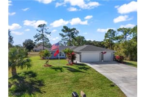 3008 Redwood Ln, Labelle