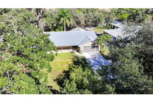 1250 Riverbend Dr, Labelle