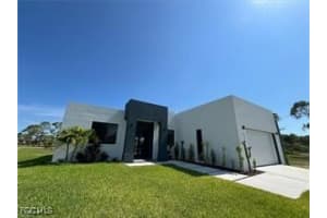 2716 Nw 22nd St, Cape Coral