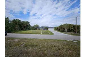 713 Palmetto Ave, Lehigh Acres