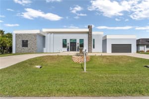 2405 Sw 32nd St, Cape Coral