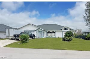 215 Se 1st Pl, Cape Coral