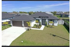 907 Ne 13th Pl, Cape Coral