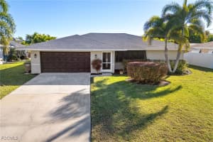 928 Sw 52nd St, Cape Coral