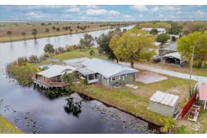 1083 Sunset Strip, Moore Haven