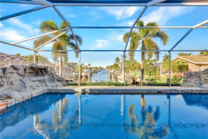 907 Sw 51st Ter, Cape Coral