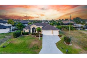 810 Nw 36th Ave, Cape Coral