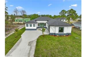 2902 42nd St W, Lehigh Acres