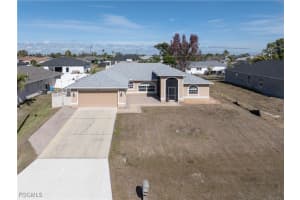 329 Ne 9th St, Cape Coral