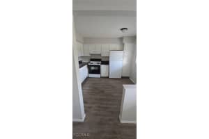 2670 Broadway 8, Fort Myers