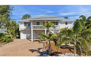 5304 Ann Arbor Dr, Bokeelia