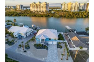 8425 Lagoon Rd, Fort Myers Beach
