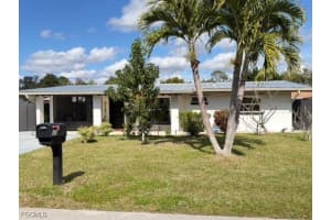 40 Victoria Dr, North Fort Myers