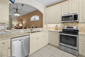 8103 Woodridge Pointe Dr, Fort Myers