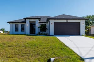 2124 Ne 28th St, Cape Coral