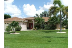613 Se 21st St, Cape Coral