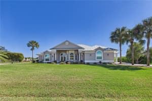 18220 Riverchase Ct, Alva