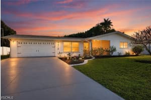 912 Entrada Dr S, Fort Myers