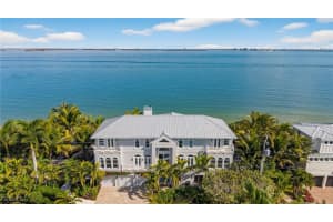 1552 San Carlos Bay Dr, Sanibel