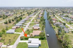 1014 Sw 8th Pl, Cape Coral