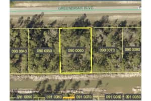 325/327 Greenbriar Blvd, Lehigh Acres