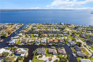 2617 Se 23rd Ave, Cape Coral