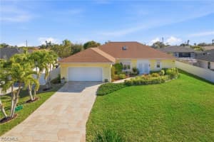 1220 Sw 35th St, Cape Coral
