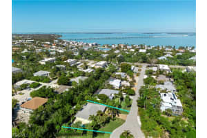 1103 Captains Walk St, Sanibel