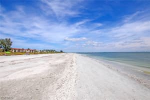827 E Gulf Dr E4, Sanibel