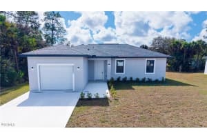 8050 Sherwood Cir, Labelle