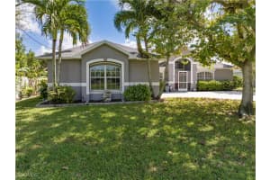 209 Se 20th Ct, Cape Coral