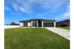 906 Alfreda Ave, Lehigh Acres