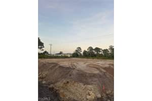 946 Columbus Blvd S, Lehigh Acres