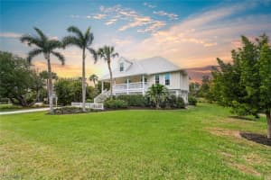 253 Daniel Dr, Sanibel