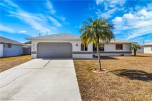 2122 Sw Santa Barbara Pl, Cape Coral