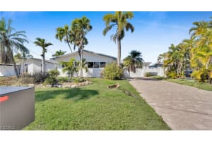 465 Donora Blvd, Fort Myers Beach