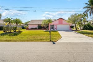 1202 Sw 51st Ter, Cape Coral