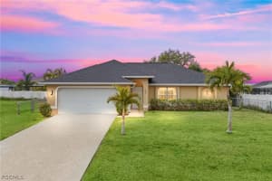 308 Ne 19th Ter, Cape Coral