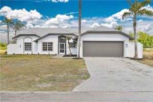 835 Geneva St E, Lehigh Acres