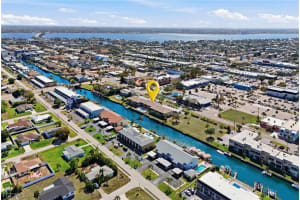 1009 Se 46th Ln 104, Cape Coral